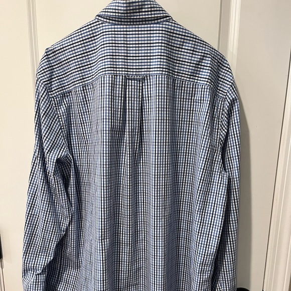 Button down - Picture 3 of 3